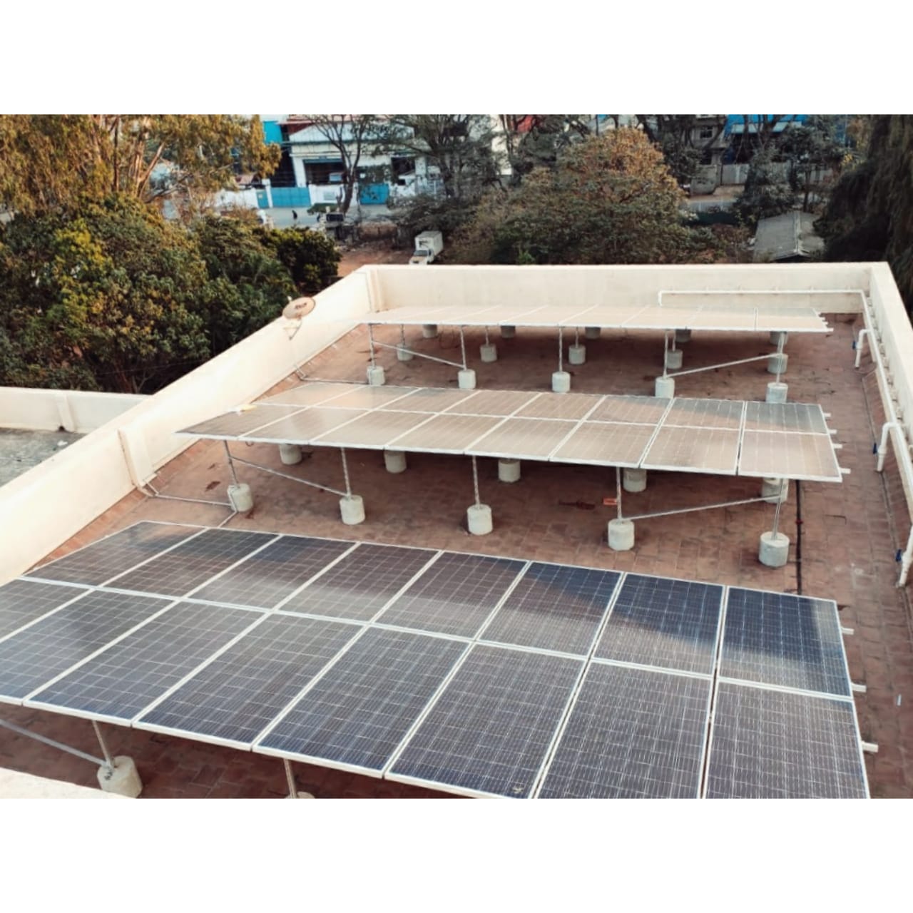Akr express_panels Solar Panels on the rooftop